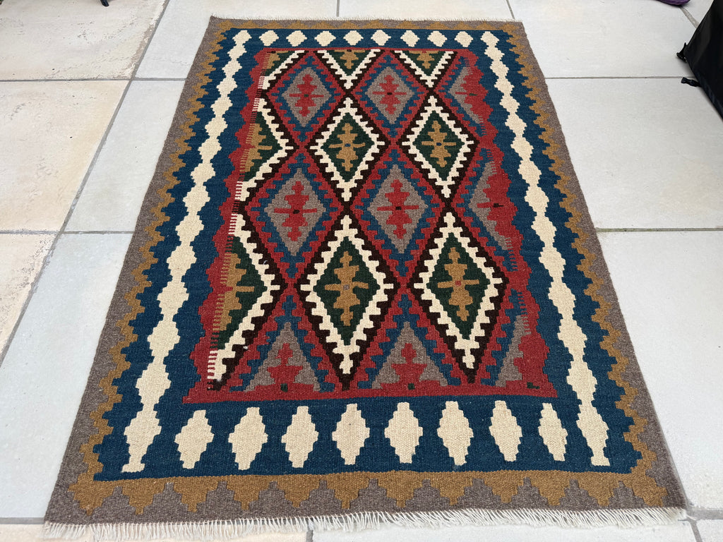 Beautiful genuine Persian Qashqai Kilim rug size:155x106cm