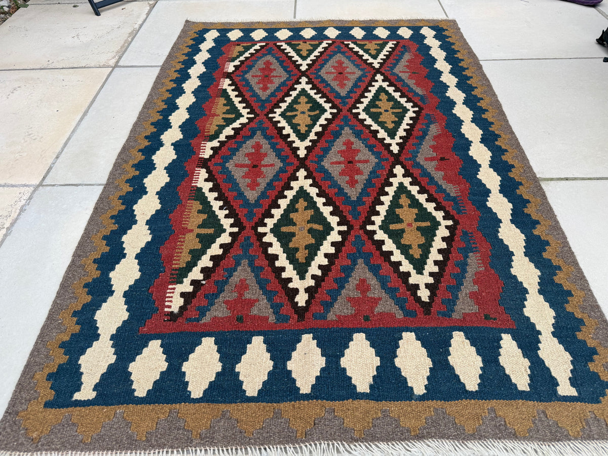 Beautiful genuine Persian Qashqai Kilim rug size:155x106cm
