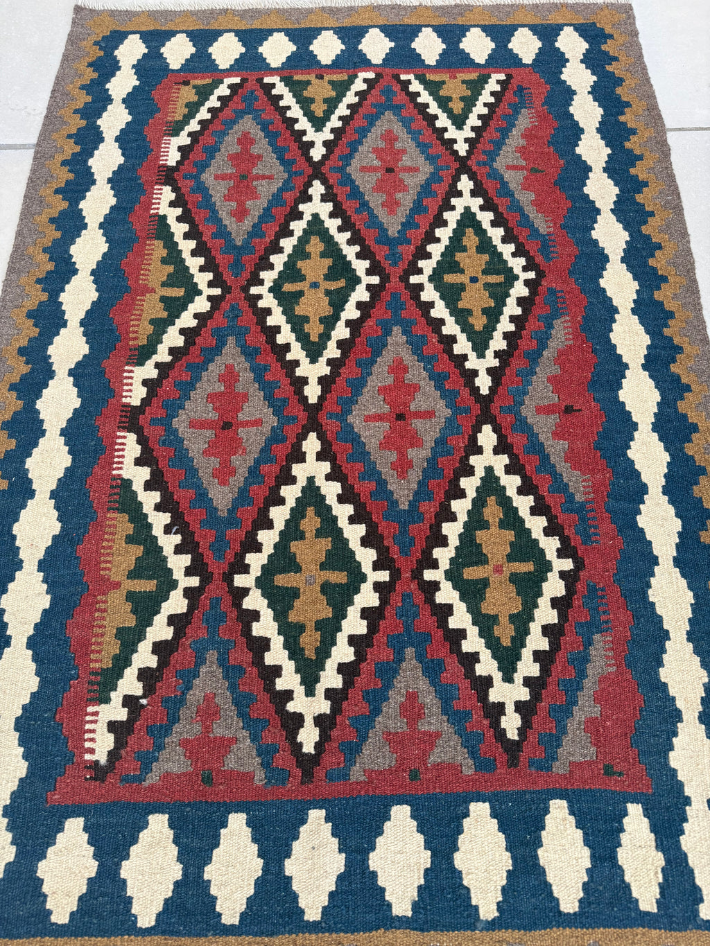 Beautiful genuine Persian Qashqai Kilim rug size:155x106cm