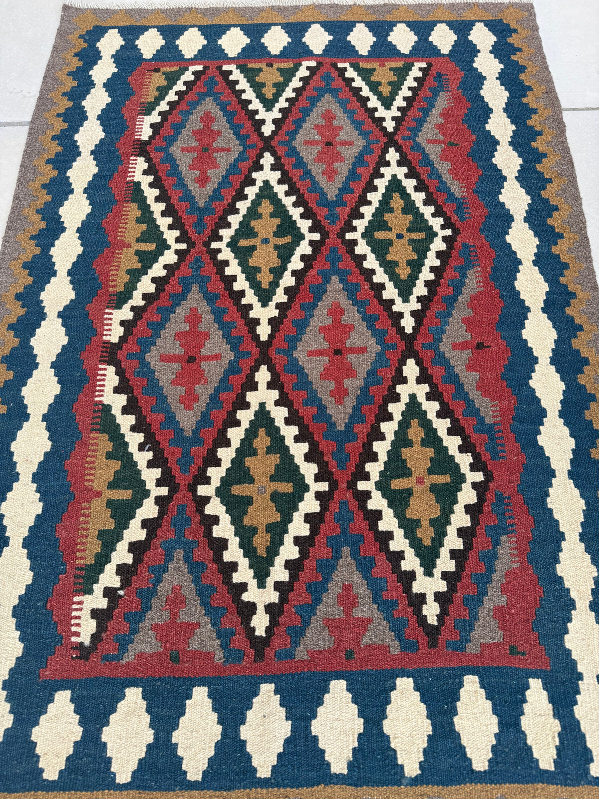 Beautiful genuine Persian Qashqai Kilim rug size:155x106cm