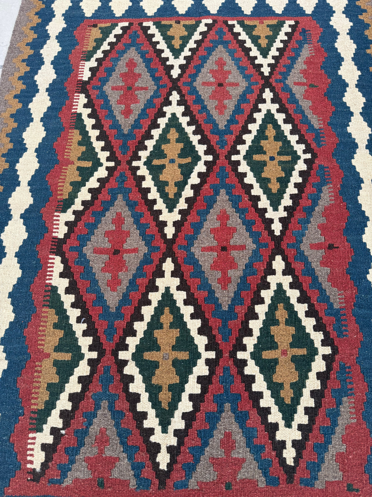 Beautiful genuine Persian Qashqai Kilim rug size:155x106cm