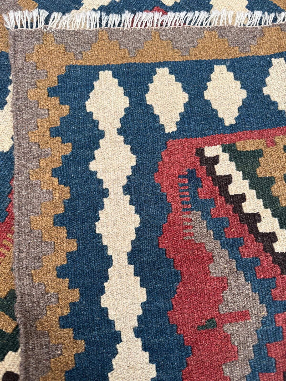 Beautiful genuine Persian Qashqai Kilim rug size:155x106cm