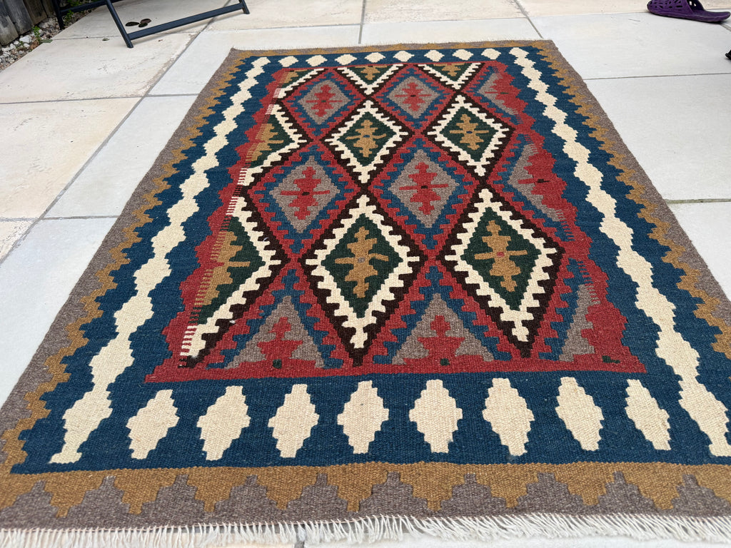 Beautiful genuine Persian Qashqai Kilim rug size:155x106cm