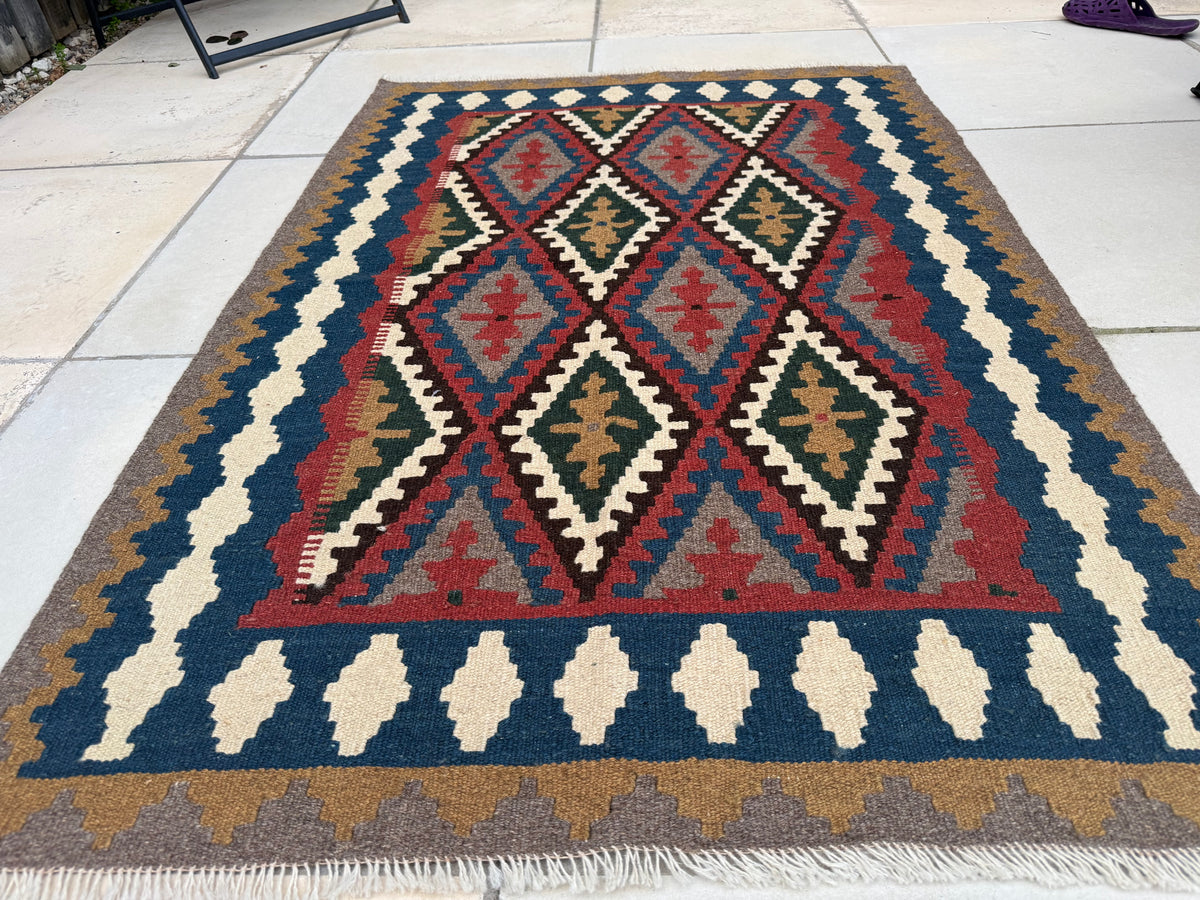 Beautiful genuine Persian Qashqai Kilim rug size:155x106cm