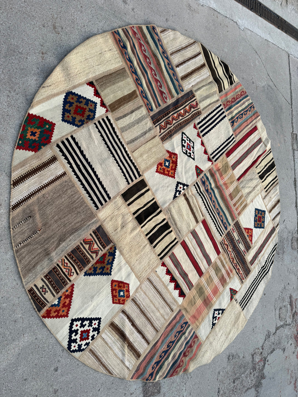 Unique Round Patchwork Kilim size 252x 252 cm