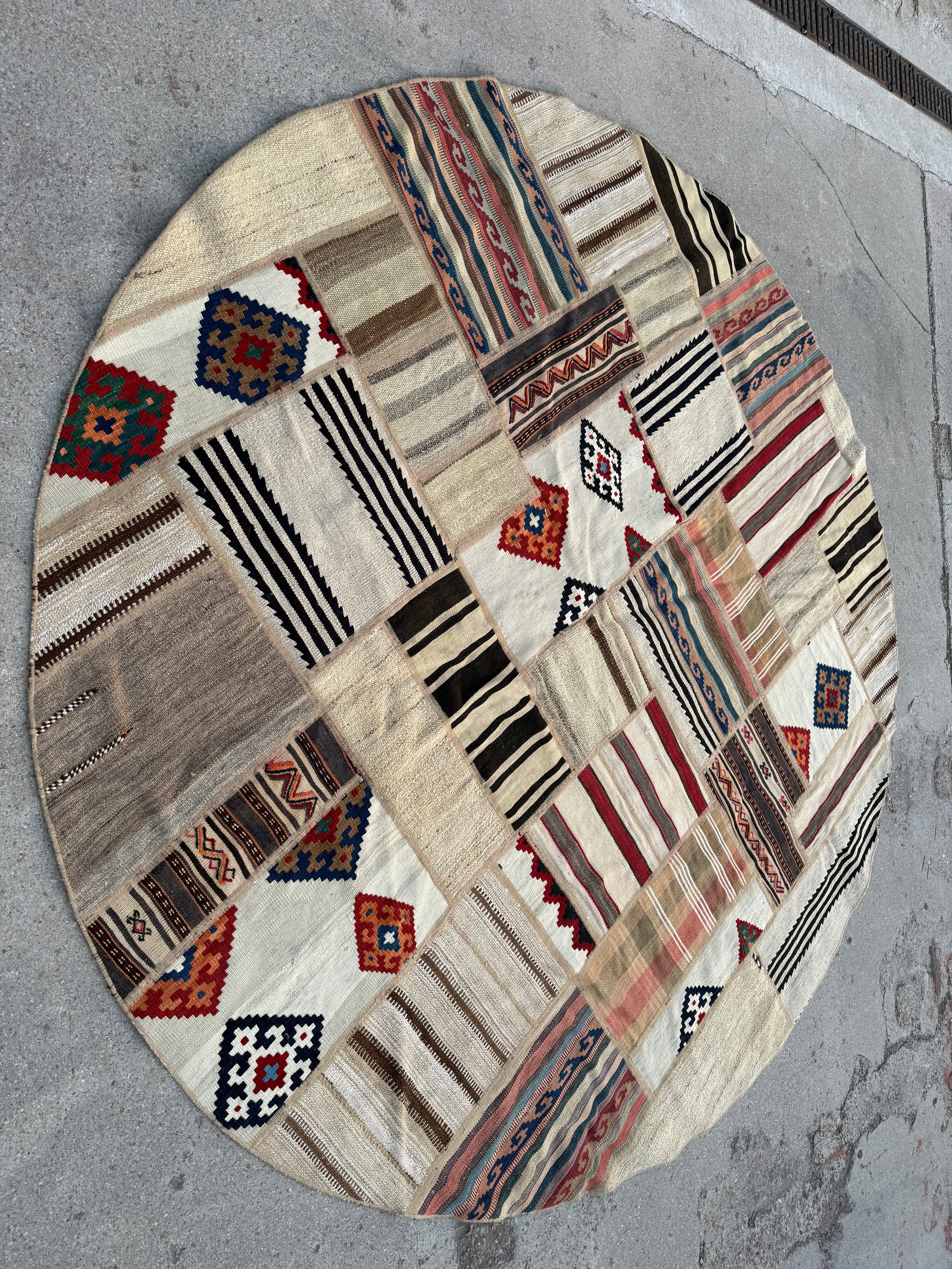 Unique Round Patchwork Kilim size 252x 252 cm