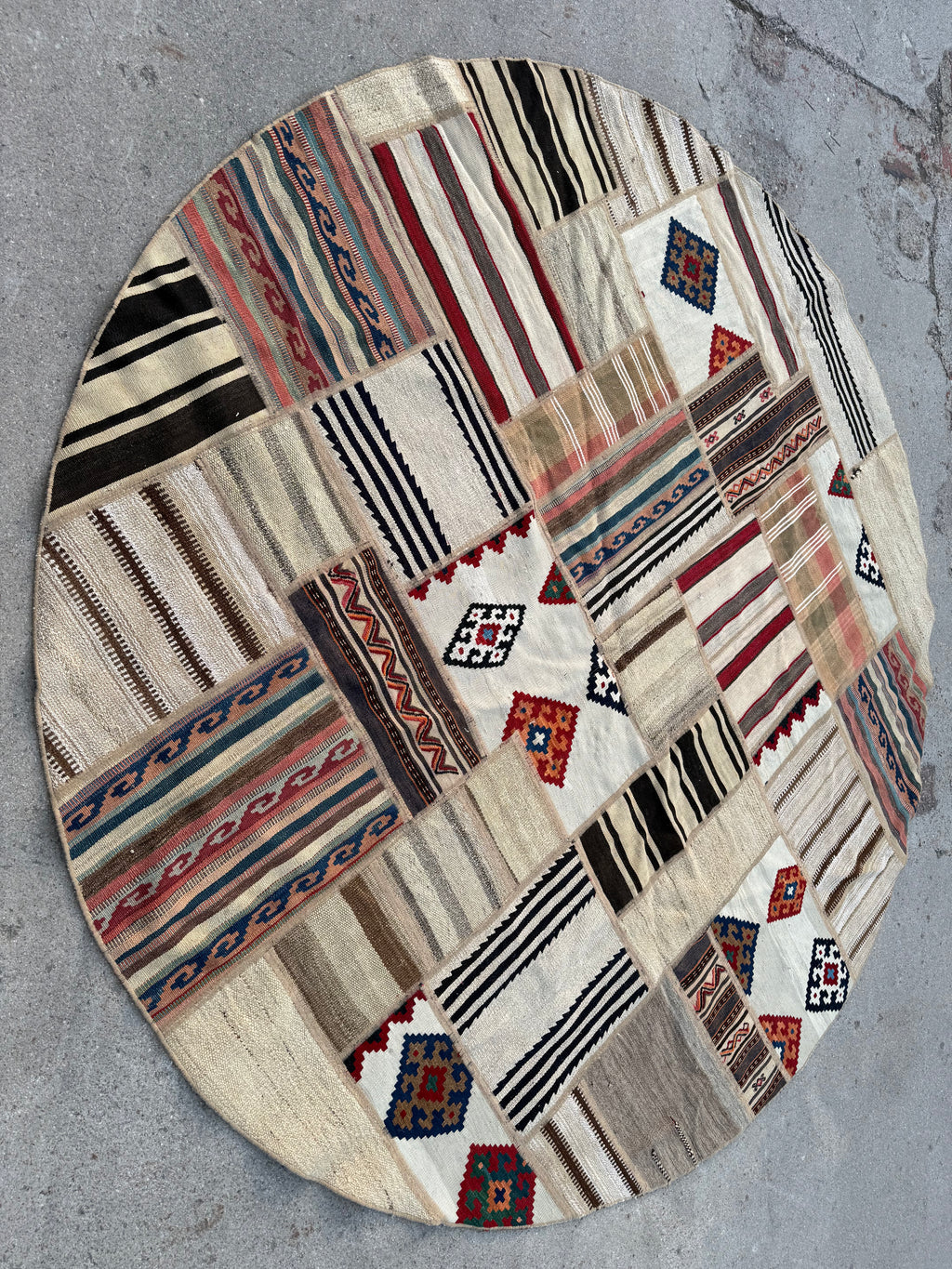 Unique Round Patchwork Kilim size 252x 252 cm