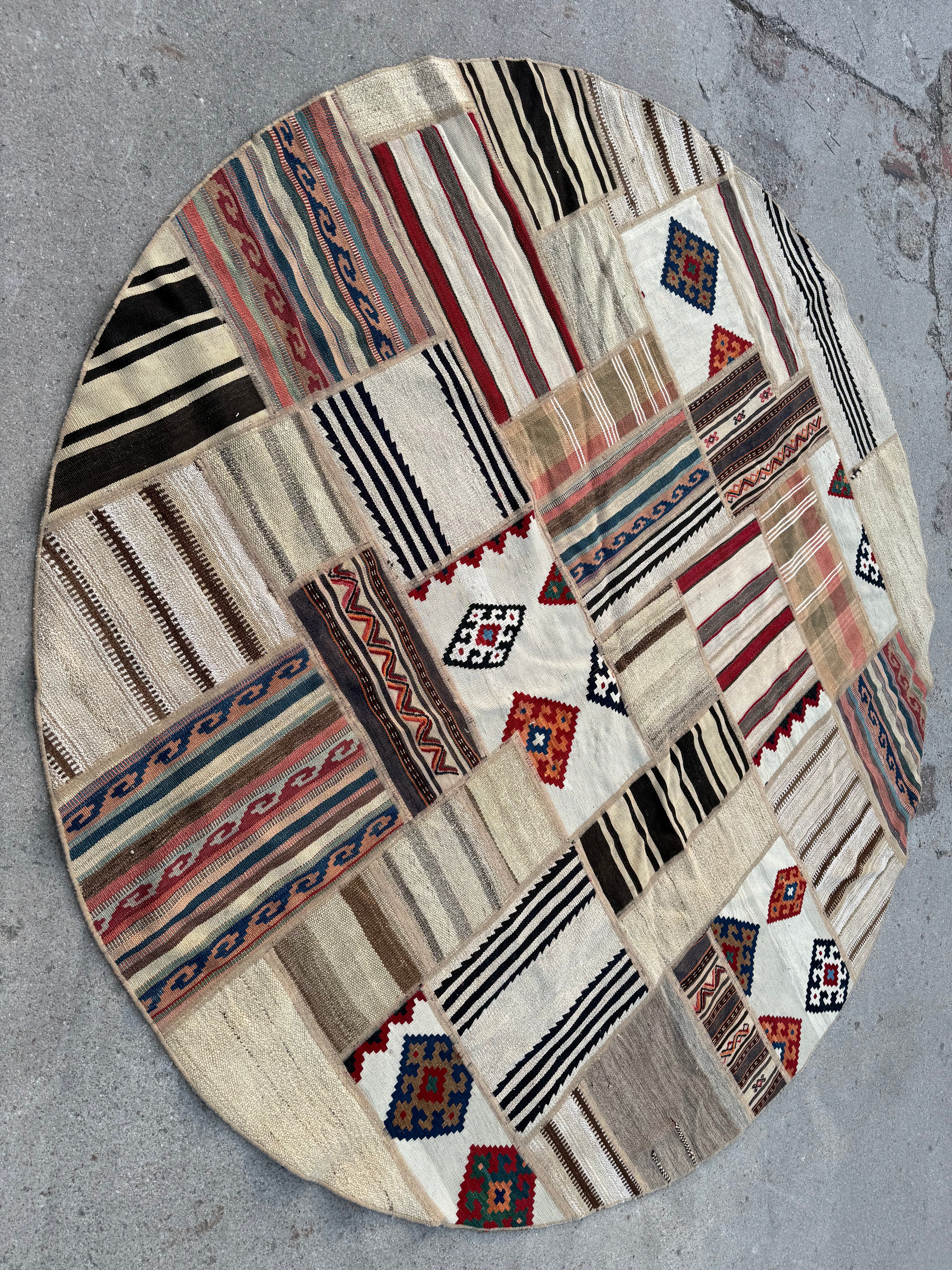 Unique Round Patchwork Kilim size 252x 252 cm