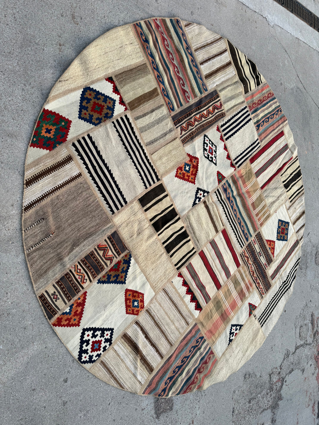 Unique Round Patchwork Kilim size 252x 252 cm