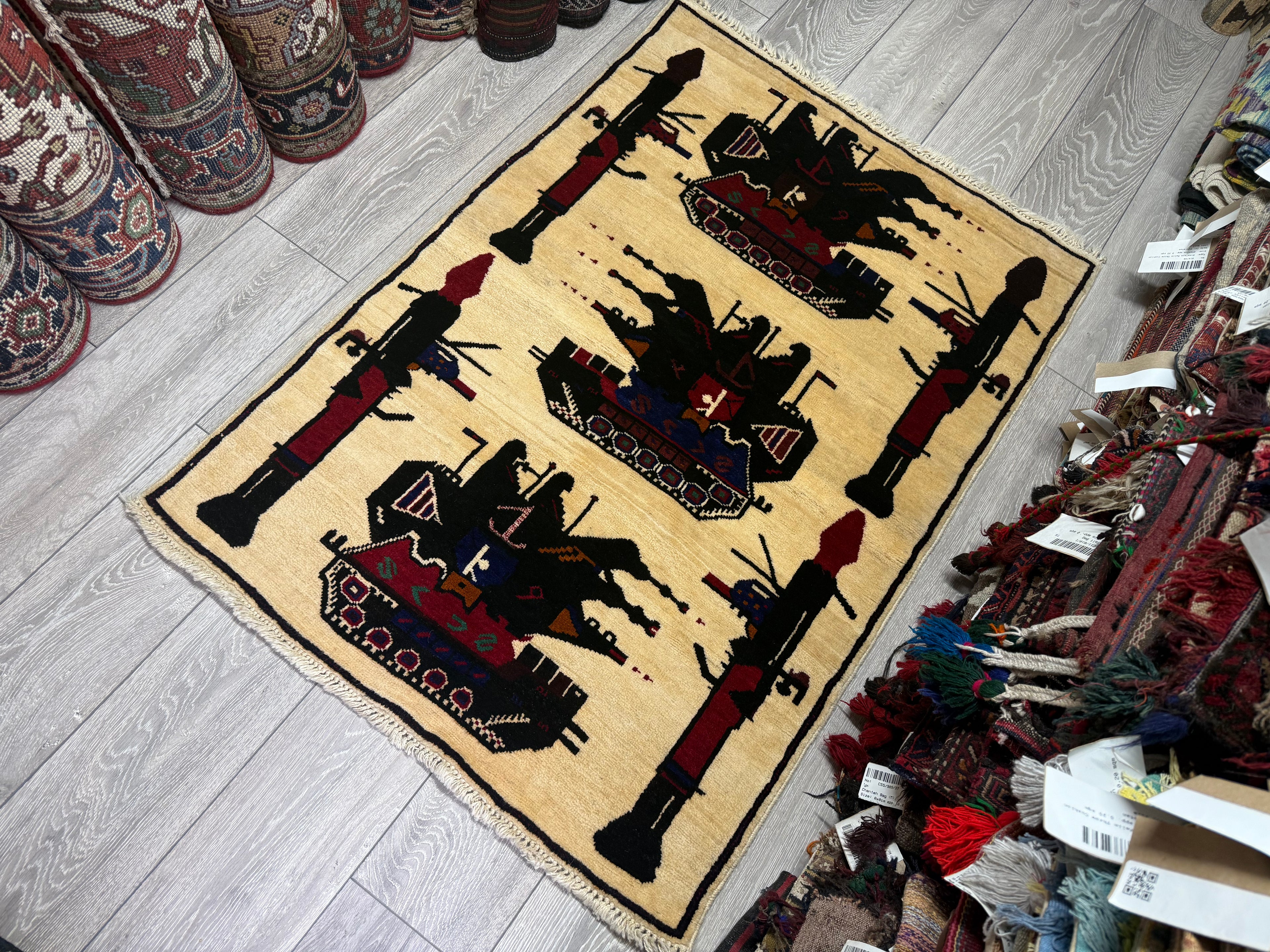 Handmade Afghan War Rug – 100% soft wool- 133x95 cm